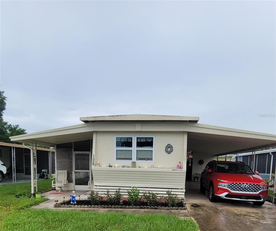 38527 LANSING AVENUE ZEPHYRHILLS, FL 33542