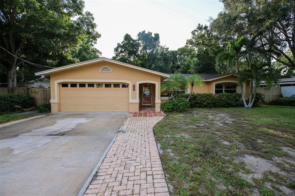5086 MYRTLE LANE ST PETERSBURG, FL 33708