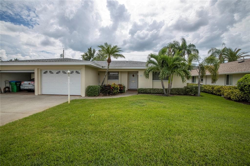 8930 PARK BOULEVARD UNIT B SEMINOLE, FL 33777