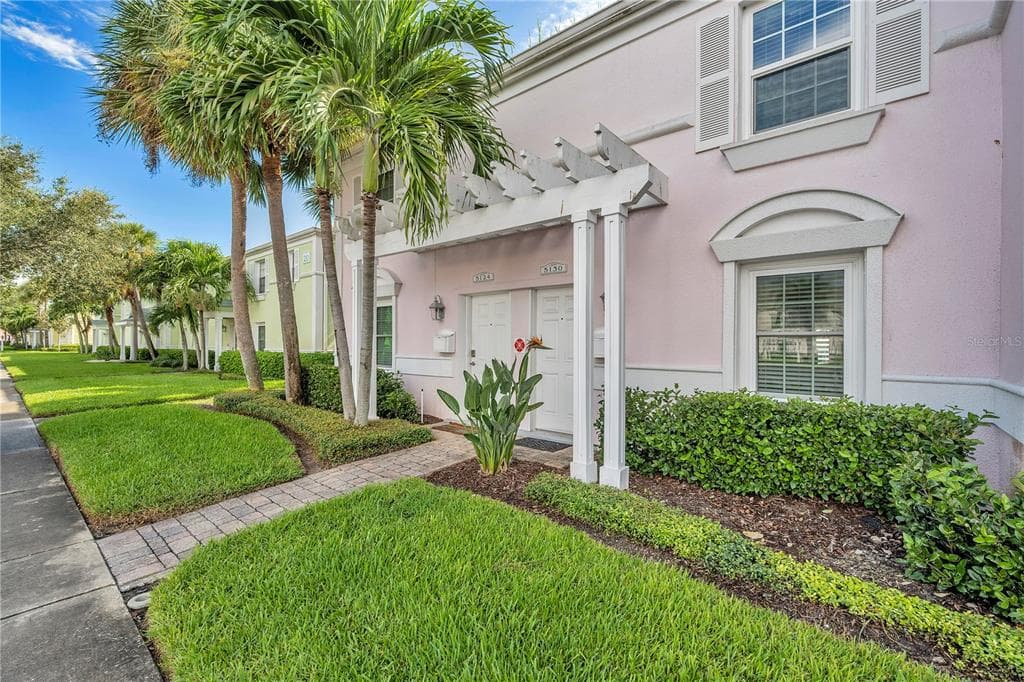 5130 COQUINA KEY DRIVE SE ST PETERSBURG, FL 33705