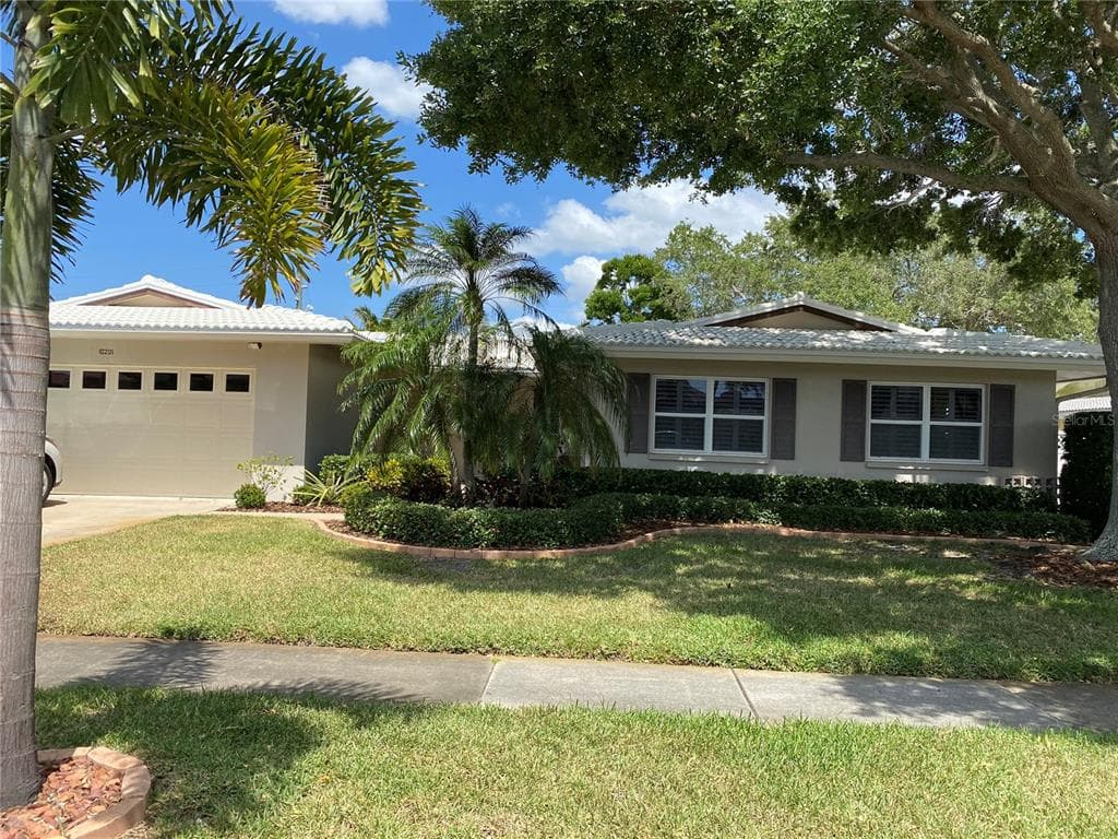 10201 IMPERIAL POINT DRIVE W LARGO, FL 33774
