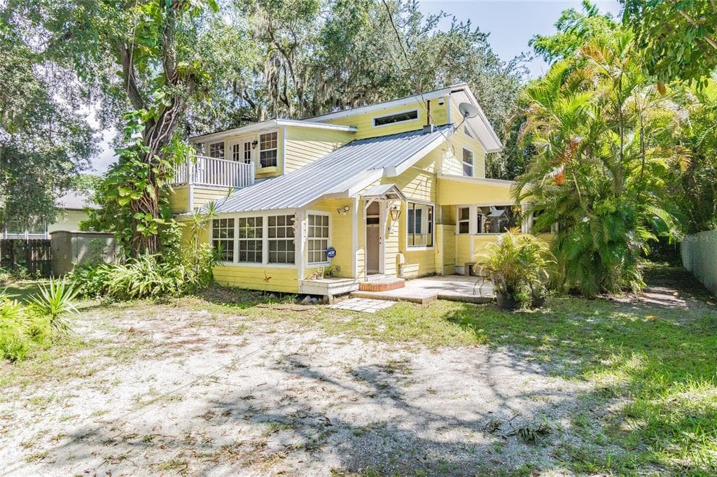 1212 55TH AVENUE DRIVE E BRADENTON, FL 34203