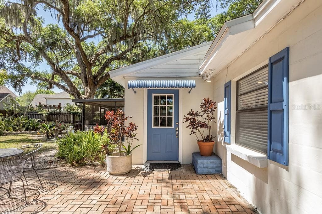 1106 W COPPET COURT TAMPA, FL 33602