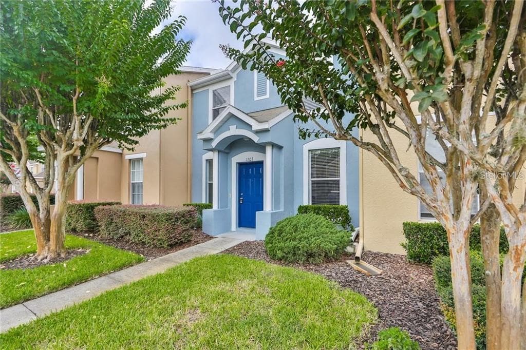 1303 DENMAN COURT WESLEY CHAPEL, FL 33543