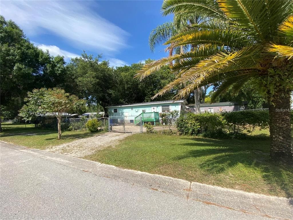 2113,2115,2117,2119 11TH AVENUE SE RUSKIN, FL 33570