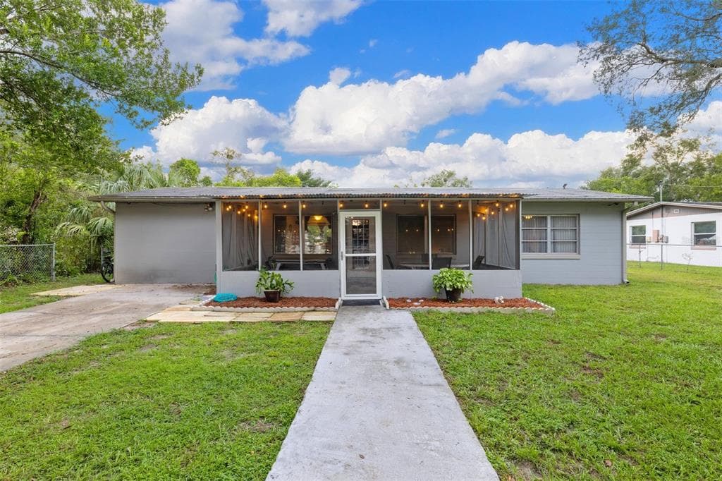 8702 N 52ND STREET TAMPA, FL 33617