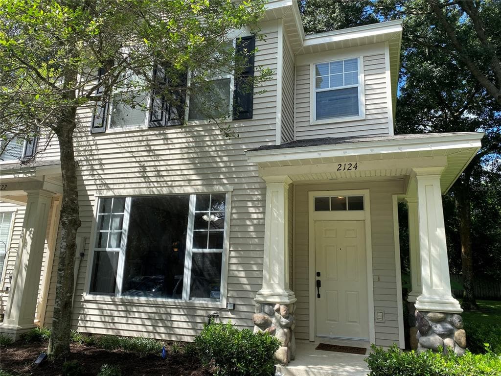 2124 GOLDEN OAK LANE VALRICO, FL 33594