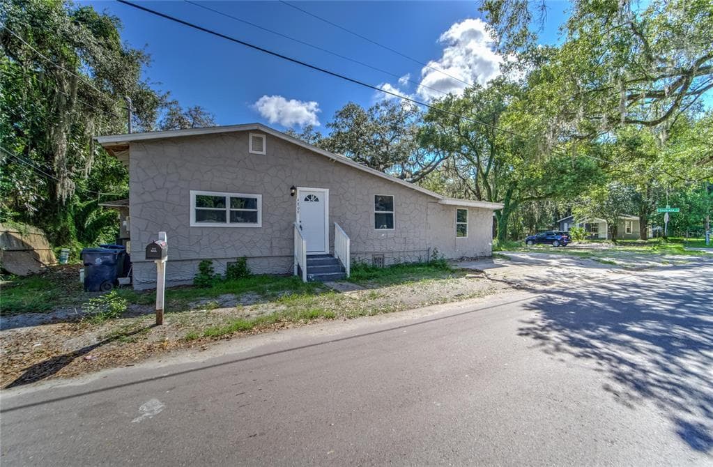 4809 N 17TH STREET TAMPA, FL 33610