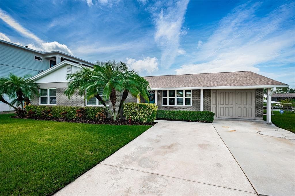 8708 BAY CREST LANE TAMPA, FL 33615