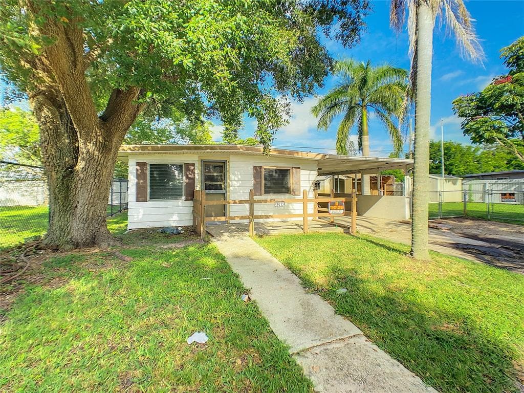3718 16TH STREET W BRADENTON, FL 34205
