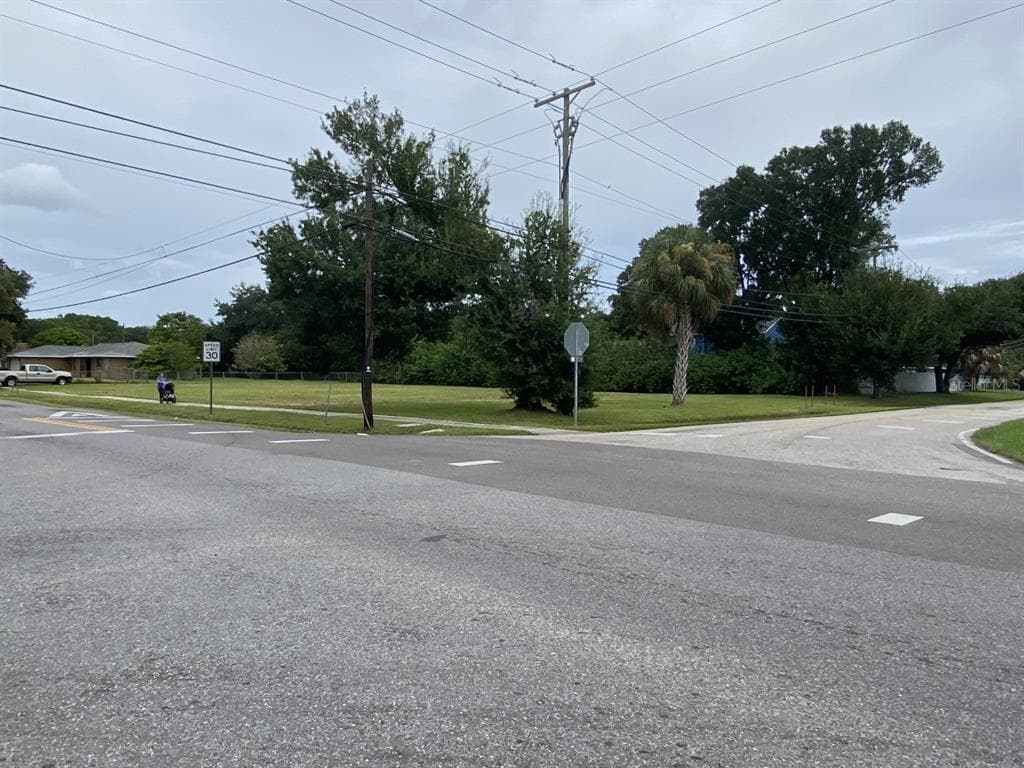 8602 N GRADY AVENUE TAMPA, FL 33614