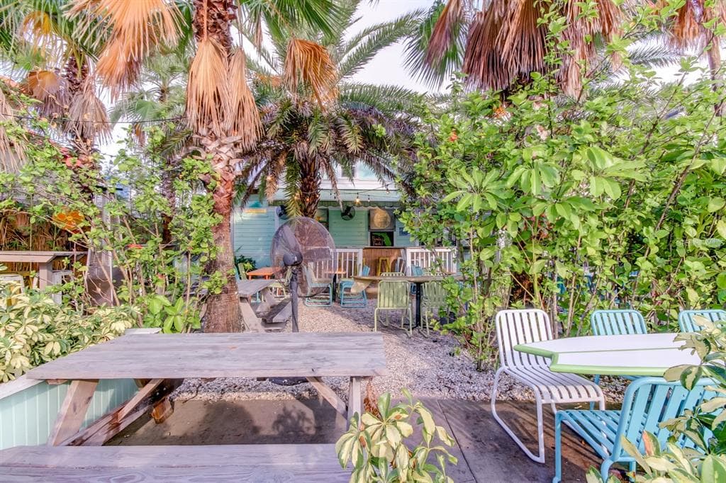 1 MAIN & MAIN STREET CLEARWATER BEACH, FL 33767