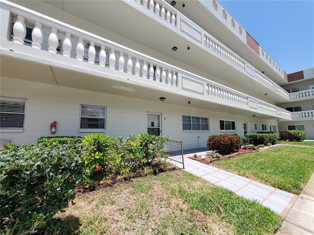 2284 SPANISH DRIVE UNIT 58 CLEARWATER, FL 33763