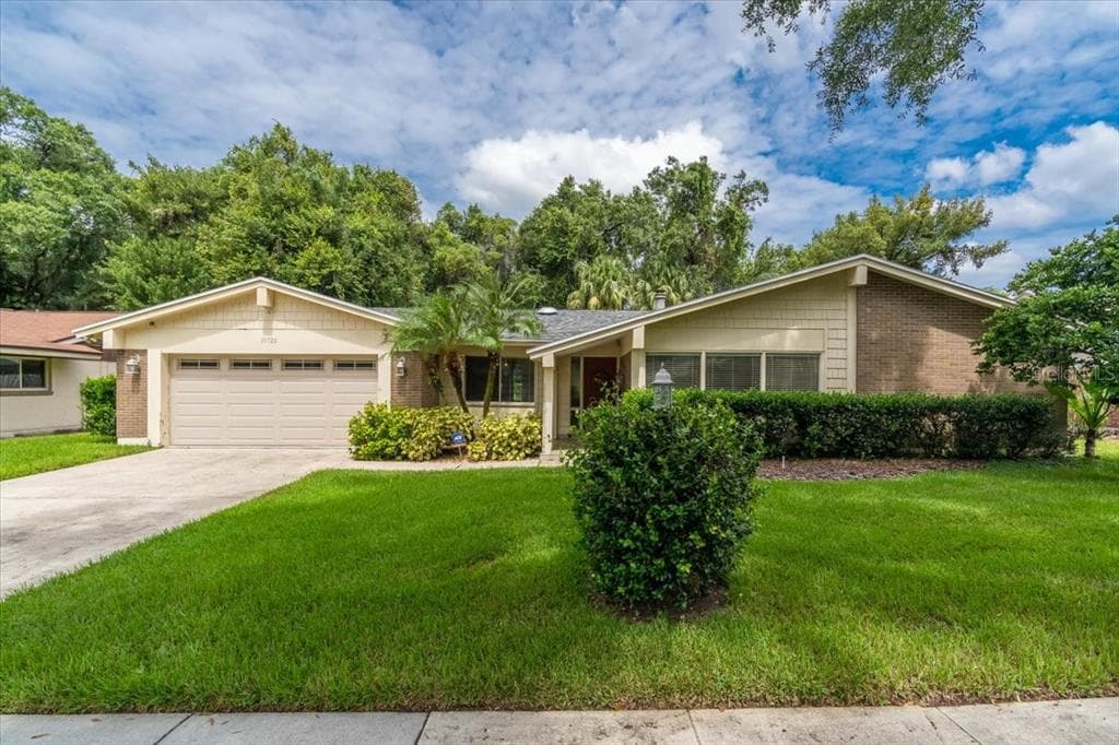 11725 PHOENIX CIRCLE TAMPA, FL 33618