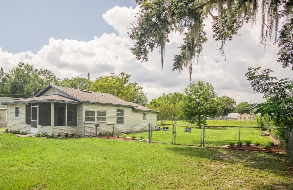 107 HERRICK STREET AUBURNDALE, FL 33823