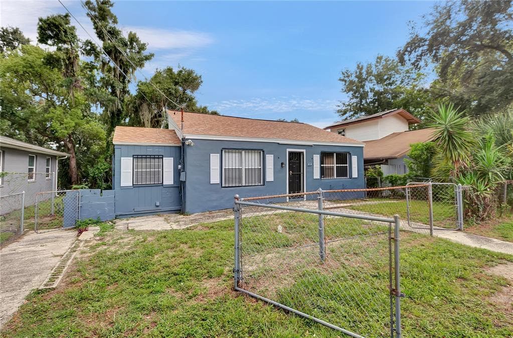 913 E FAIRBANKS STREET TAMPA, FL 33604