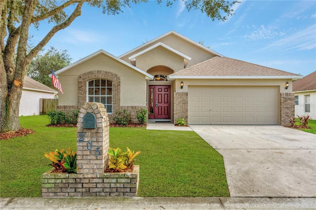 205 CITRUS LANDING DRIVE PLANT CITY, FL 33563