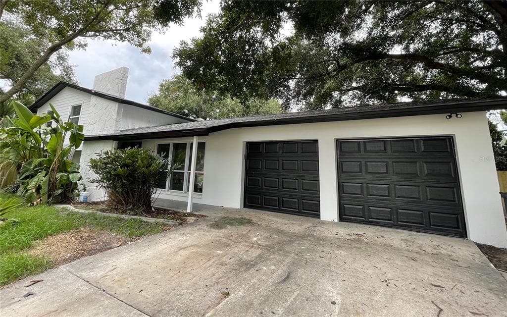 8333 FOUNTAIN AVE TAMPA, FL 33615