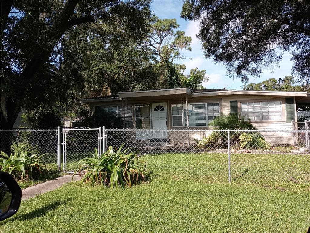 12504 WORCHESTER AVENUE TAMPA, FL 33624