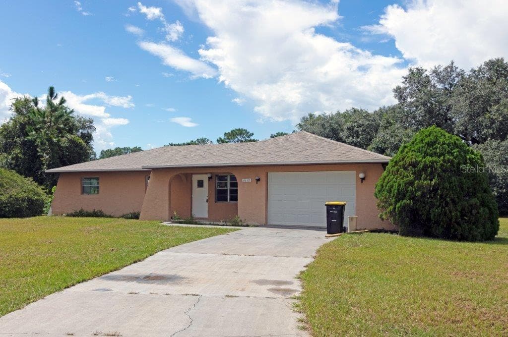 6618 MINEOLA DRIVE INDIAN LAKE ESTATES, FL 33855