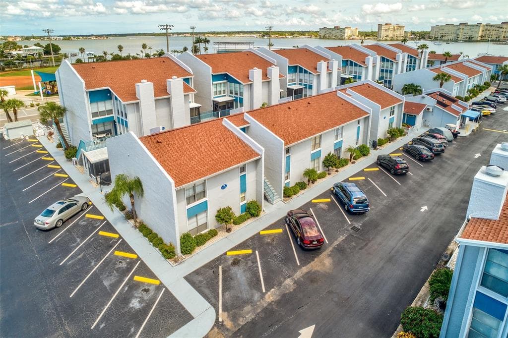 320 MEDALLION BOULEVARD UNIT C MADEIRA BEACH, FL 33708