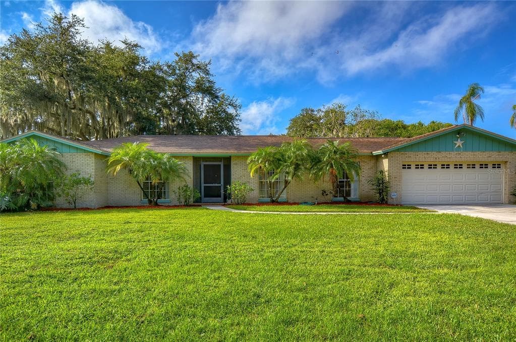 1115 LADY GUINEVERE DRIVE VALRICO, FL 33594