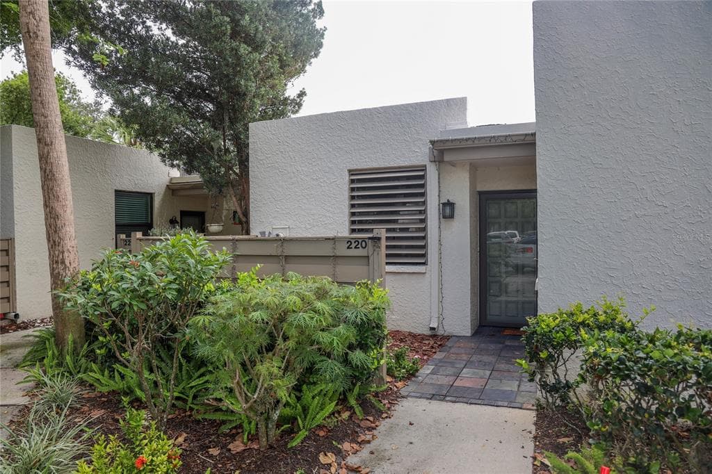 220 SHERWOOD DRIVE UNIT 220 BRADENTON, FL 34210