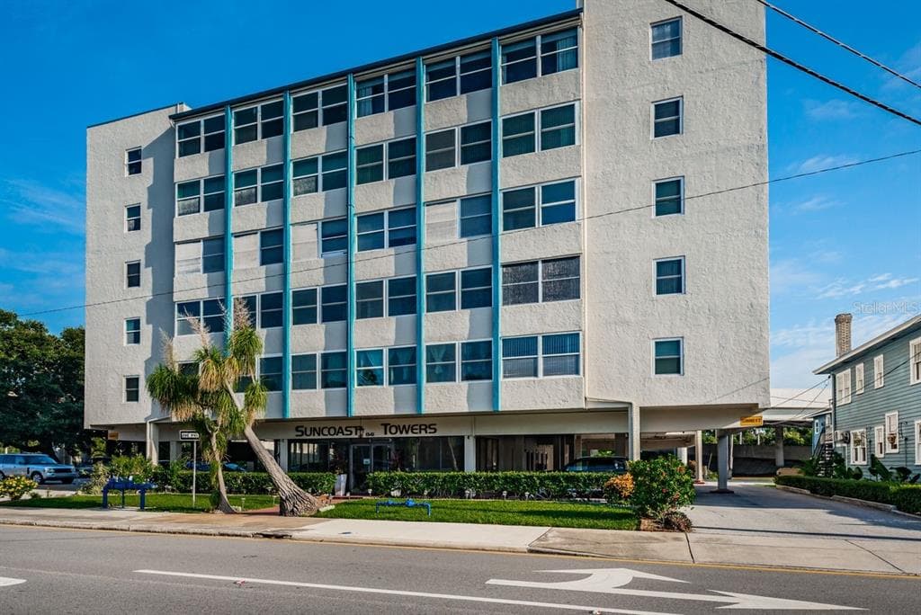 841 4TH AVENUE N UNIT 57 ST PETERSBURG, FL 33701