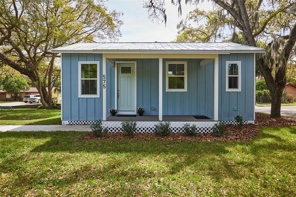 555 18TH STREET E BRADENTON, FL 34208