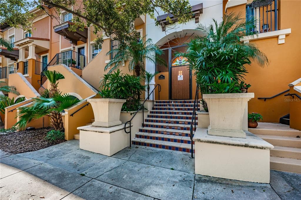 100 4TH AVENUE S UNIT 212 ST PETERSBURG, FL 33701