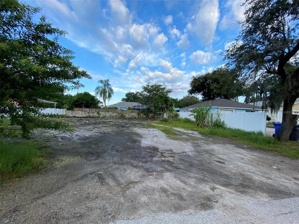 7208 N GLEN AVENUE TAMPA, FL 33614