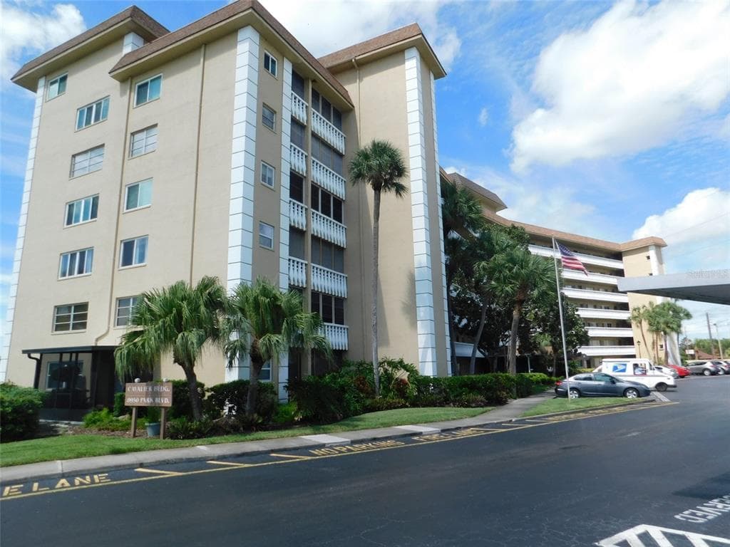 8950 PARK BOULEVARD UNIT 703 SEMINOLE, FL 33777