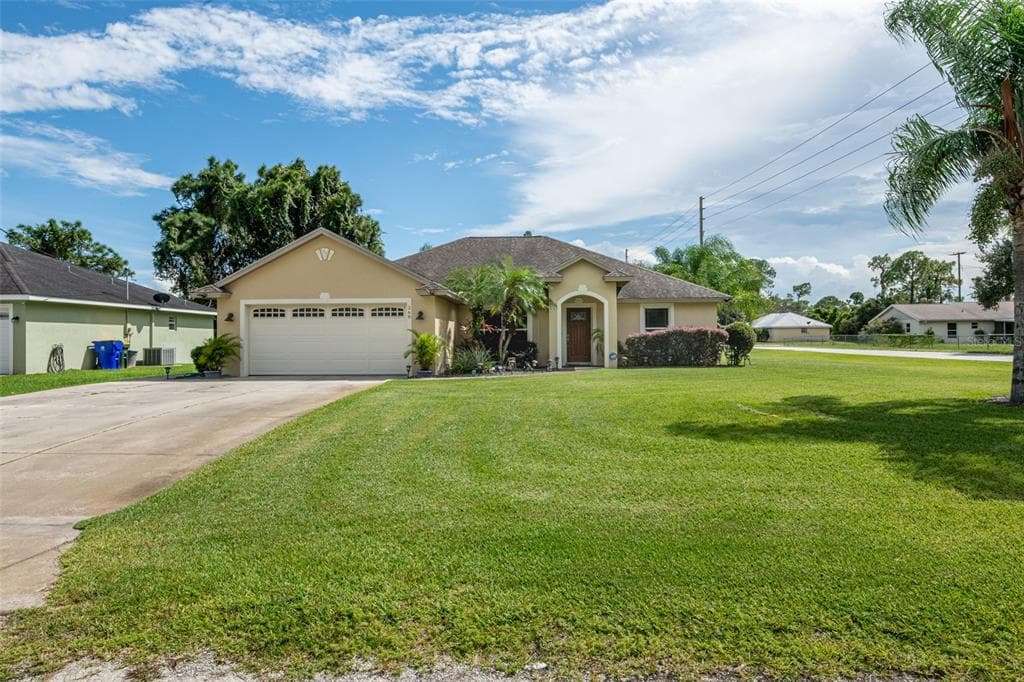268 GROSBEAK AVENUE SEBRING, FL 33870