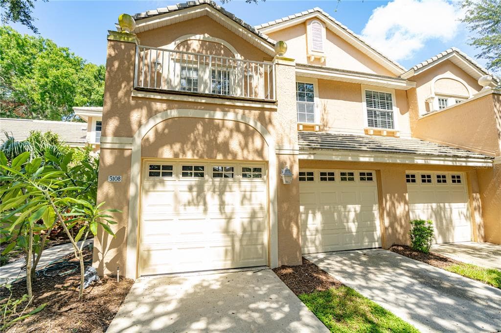 5108 WHITE PINE CIRCLE NE ST PETERSBURG, FL 33703