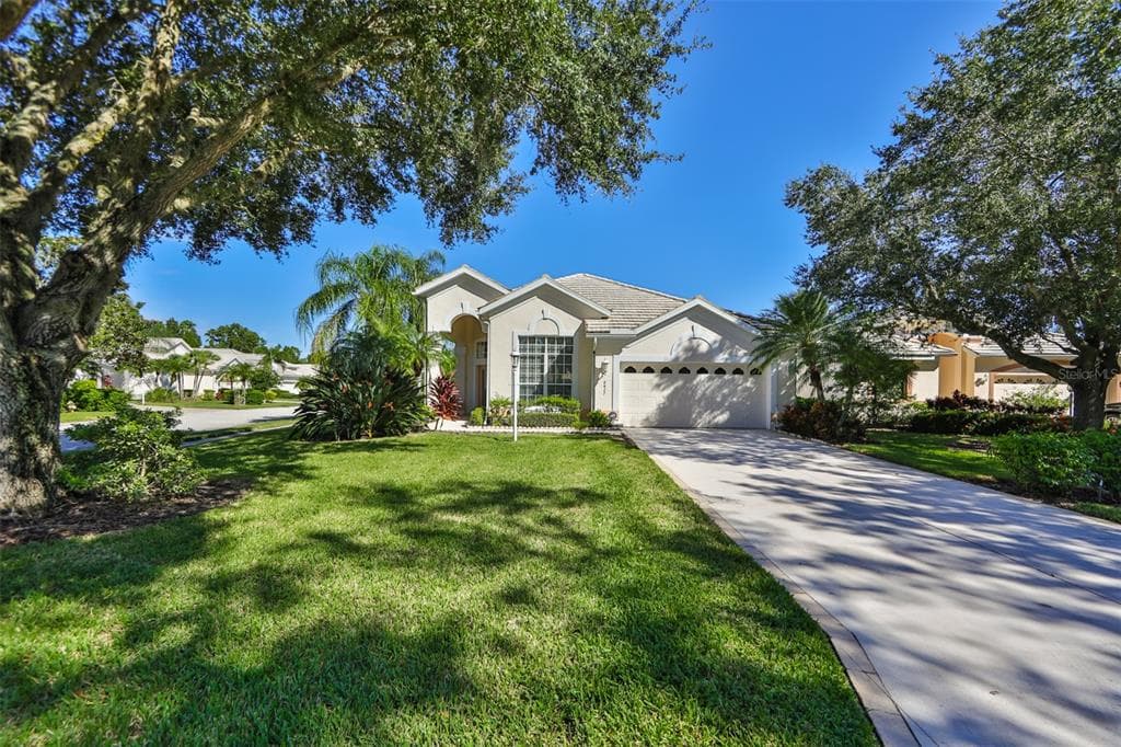 8427 IDLEWOOD COURT