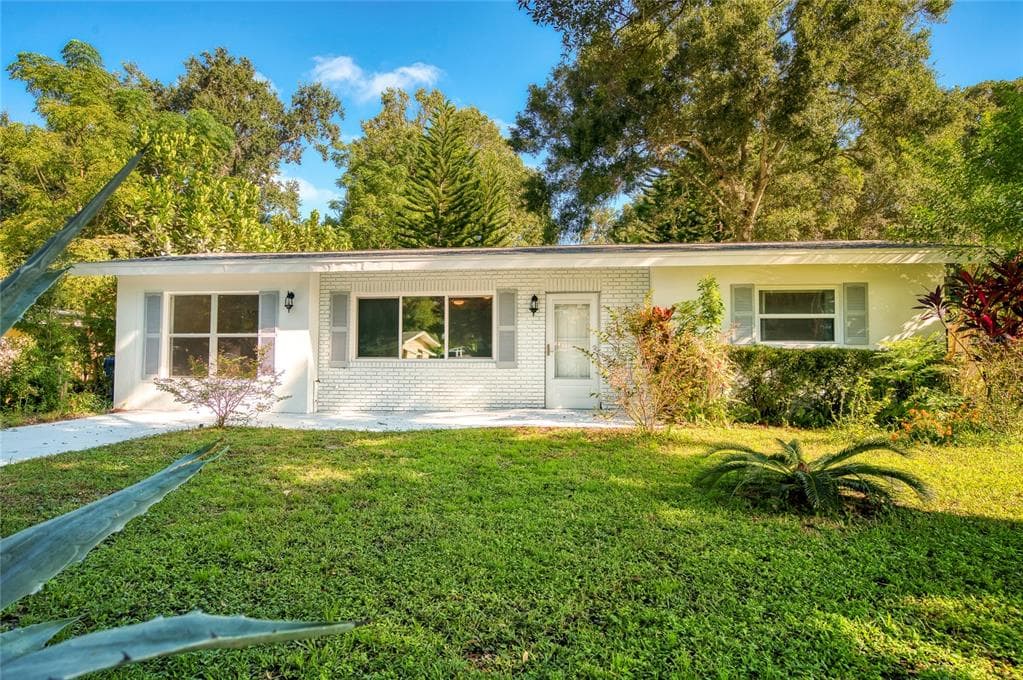 2893 WEBLEY DRIVE LARGO, FL 33771