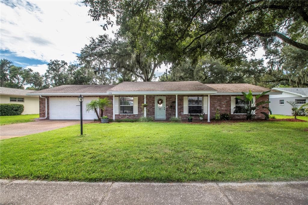150 OAK SQUARE S LAKELAND, FL 33813