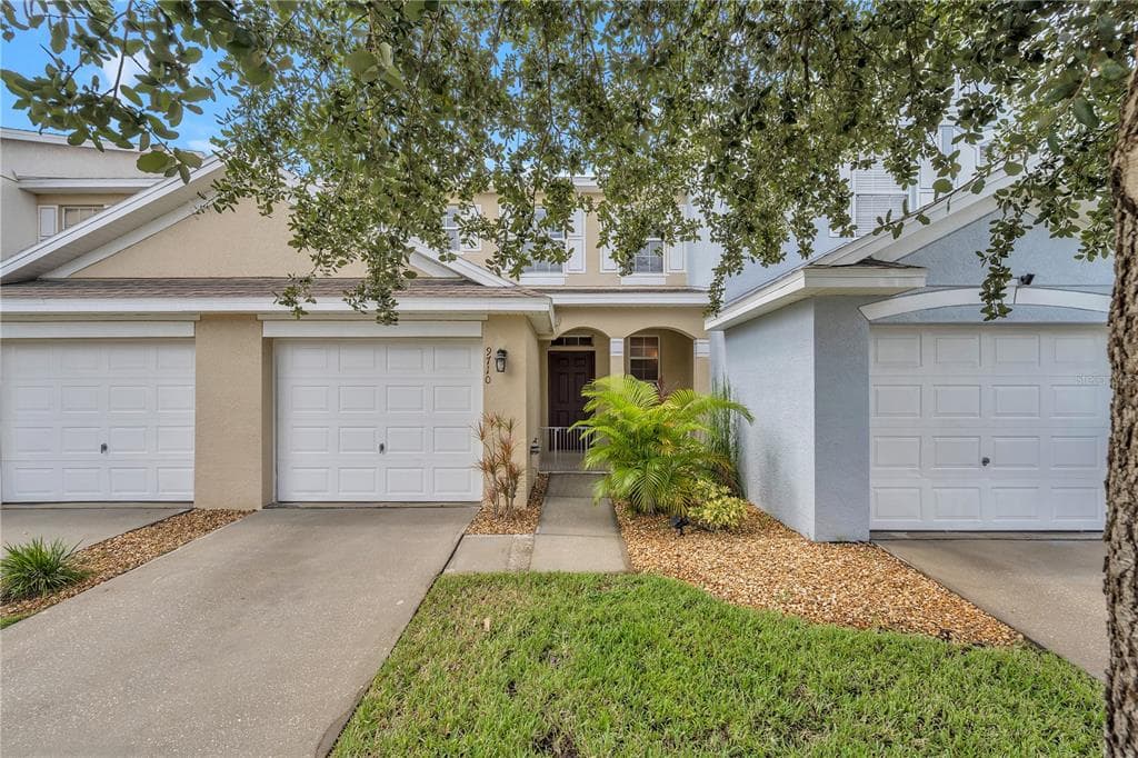9710 CARLSDALE DRIVE RIVERVIEW, FL 33578