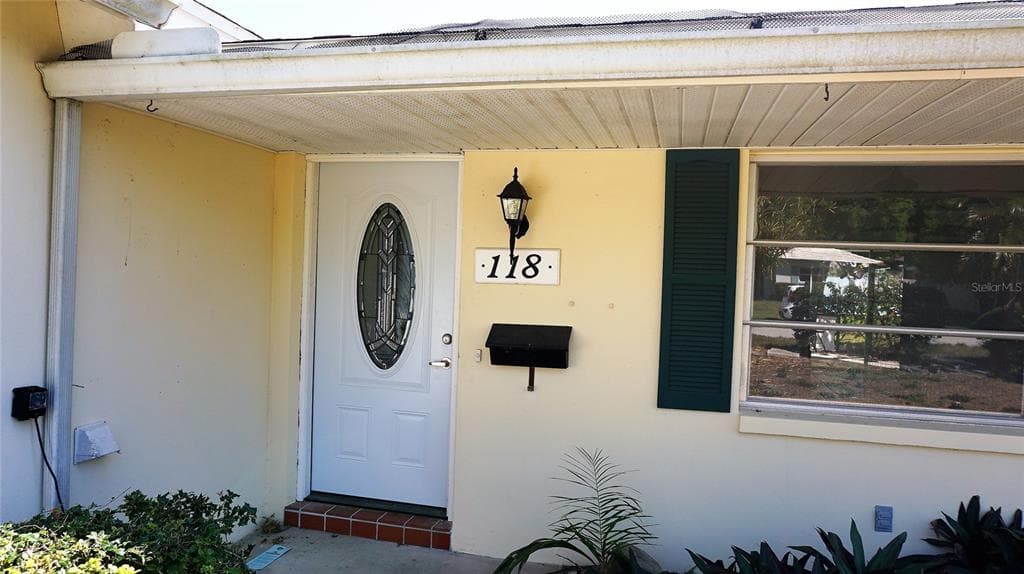 118 98TH AVENUE NE ST PETERSBURG, FL 33702