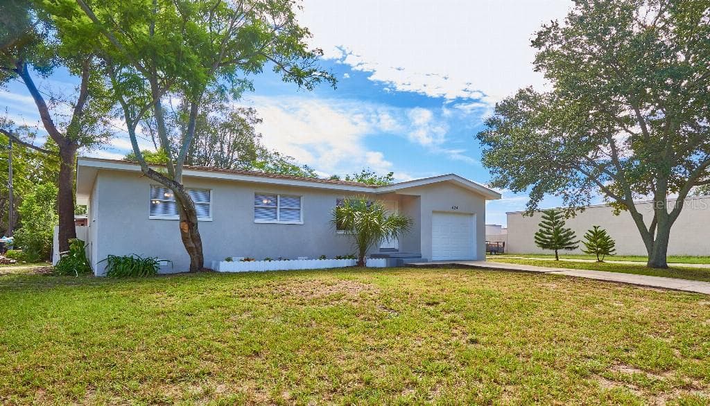 624 33RD STREET S ST PETERSBURG, FL 33712