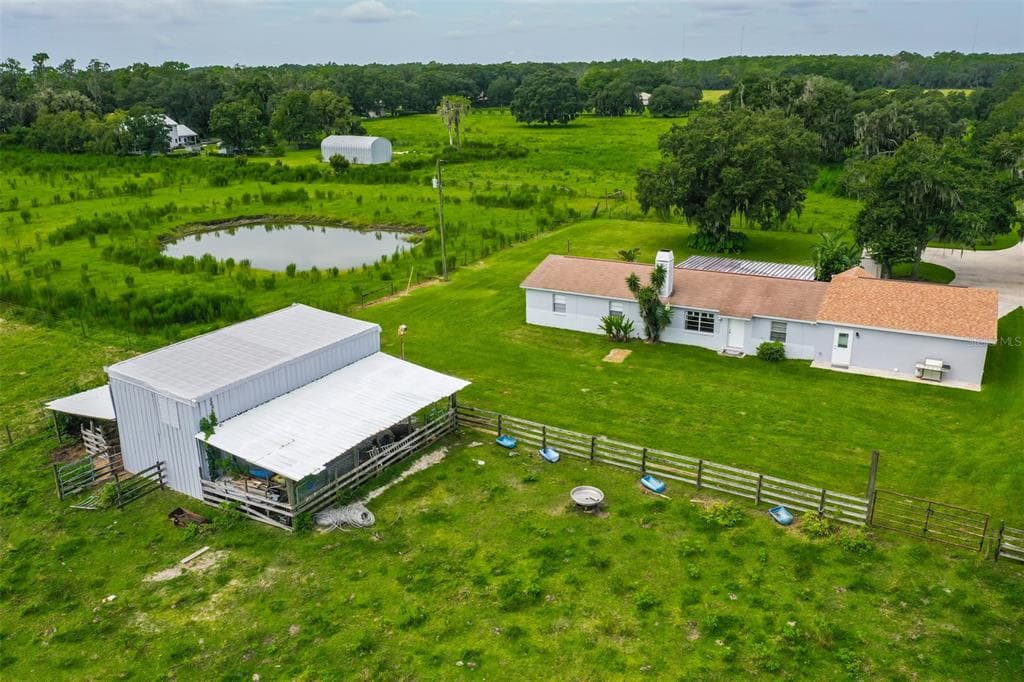 514 CLOVERLEAF DRIVE