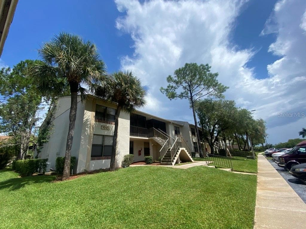 1945 PELICAN LANDING BOULEVARD UNIT 615 CLEARWATER, FL 33762