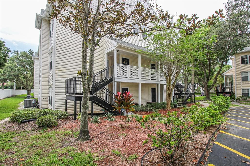 3313 HAVILAND COURT UNIT 202 PALM HARBOR, FL 34684