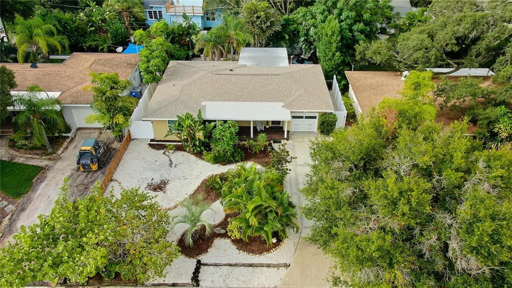 130 EDGEWATER TERRACE DUNEDIN, FL 34698
