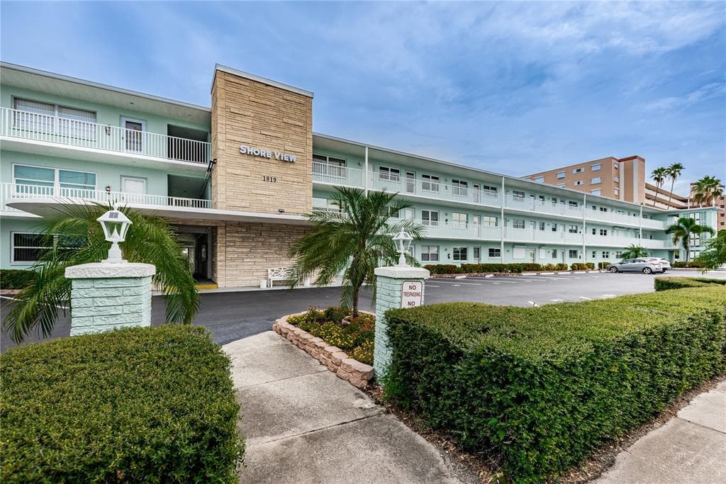 1819 SHORE DRIVE S UNIT 107 SOUTH PASADENA, FL 33707