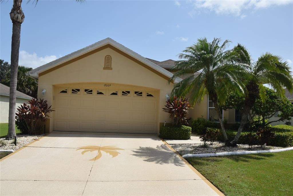 2009 STERLING GLEN COURT SUN CITY CENTER, FL 33573