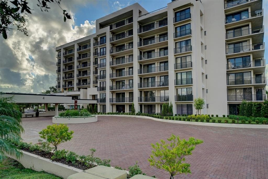 4 BELLEVIEW BOULEVARD UNIT 501 BELLEAIR, FL 33756