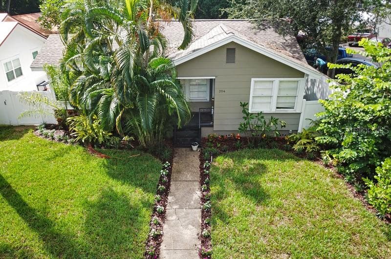 304 17TH AVENUE N ST PETERSBURG, FL 33704