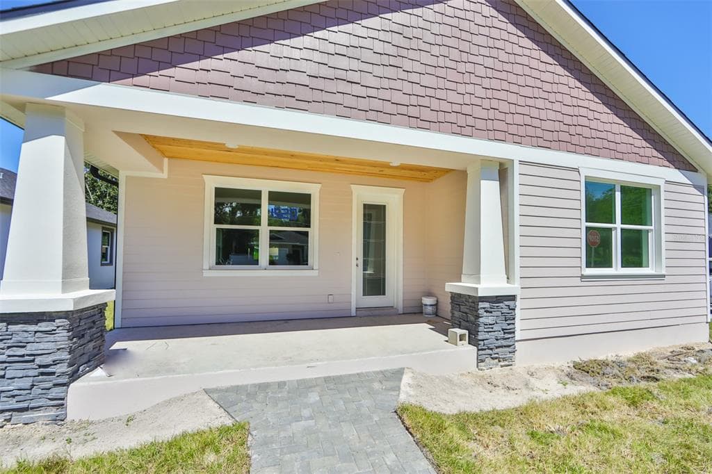 1520 E DIANA STREET TAMPA, FL 33610