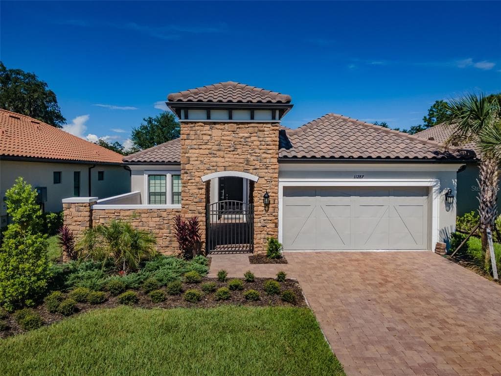 11287 JUGLANS DRIVE ODESSA, FL 33556